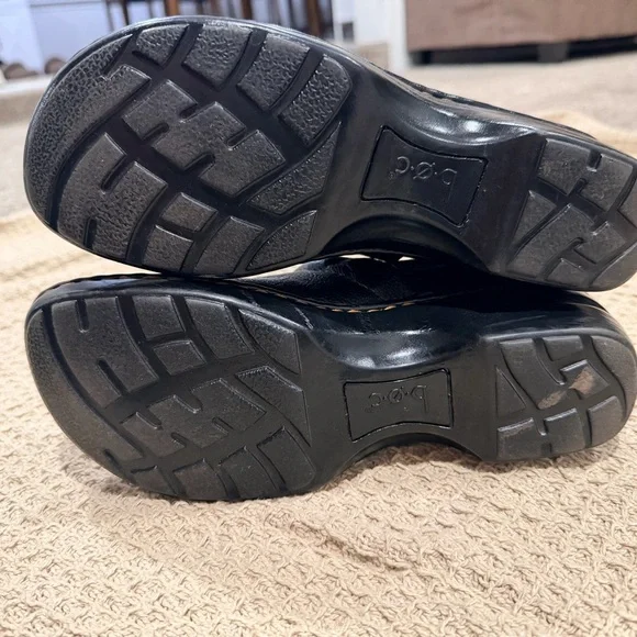 b.o.c. Black Leather Slip-On Shoes - Picture 5 of 7